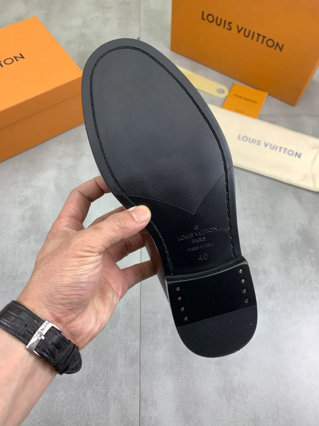 Men's men's shoes 💰P542 New style 💶[LOUIS VUITTON] Water-dyed Niuli Original order New style 🍀LV Louis Vuitton *——Top version of LV classic leather shoes! Made of imported original calfskin, original leather side strips and wear-resistant high-end rubber outsole! High quality products! Color: 3️⃣optional Size: 38-44 (45 customized)